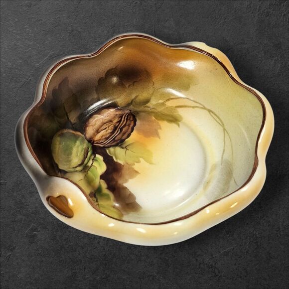 Vintage Noritake Hand Painted Nut Bowl w/ Handles M in Wreath Mark Japan Walnut - Picture 2 of 9